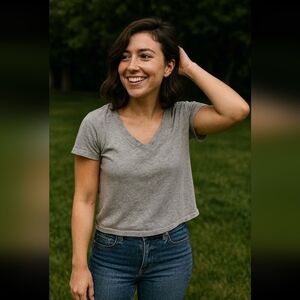 ​Calvin Klein Performance Gray V-Neck Tee - Size Large